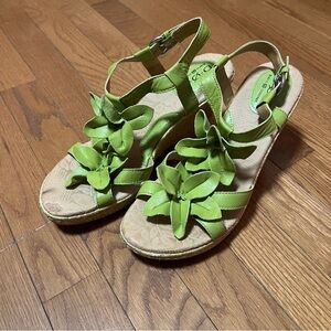 b.o.c. Born Concept Wedge Floral High Heel Sandals Strappy ~3.75” Heel